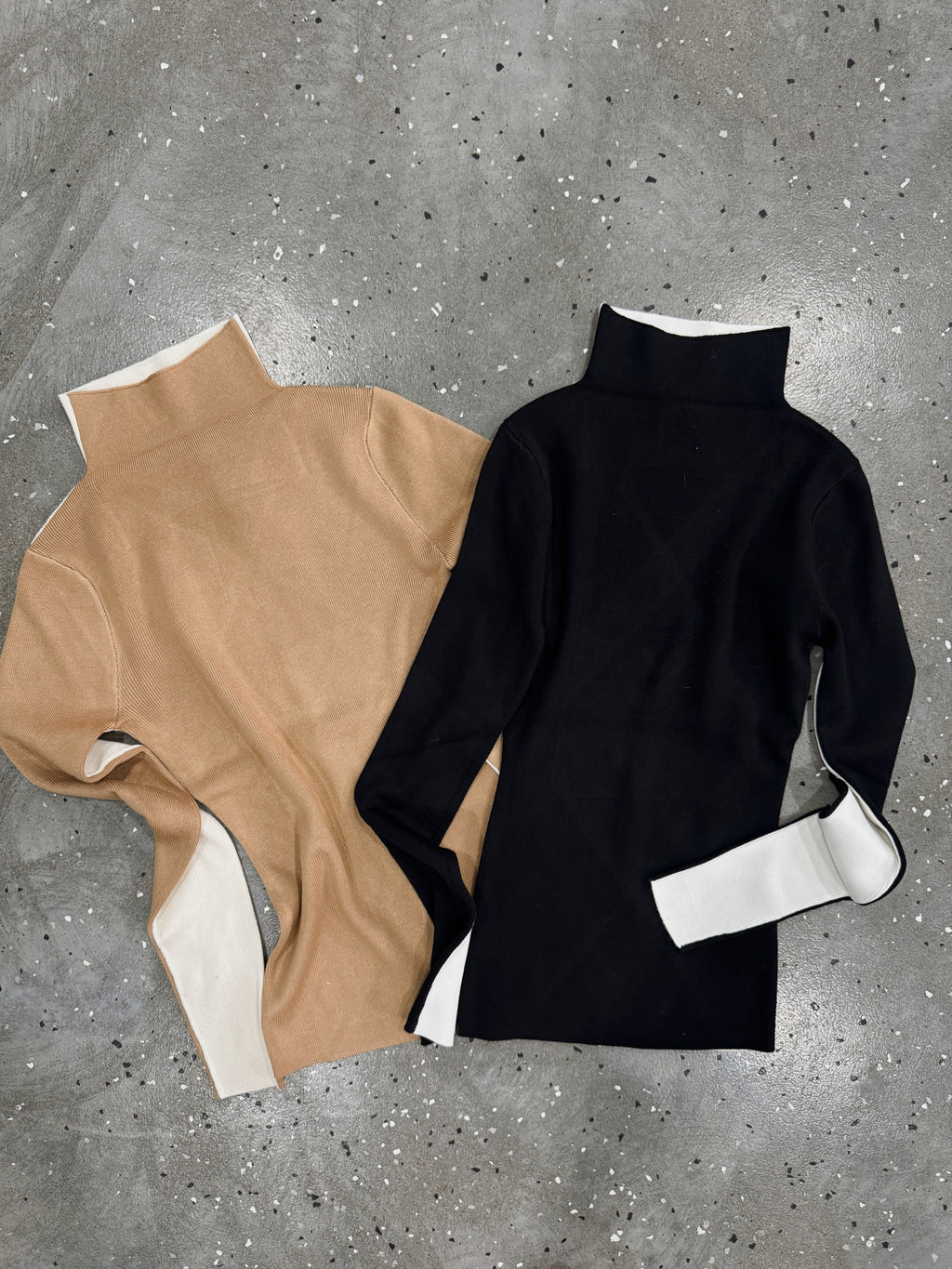 Two Tone Mock Sweater ☆ Black