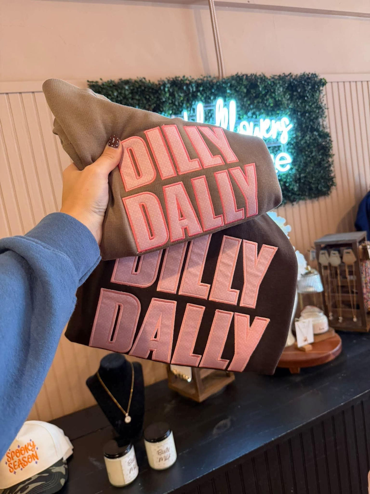 Dilly Dally Appliqué Crewneck